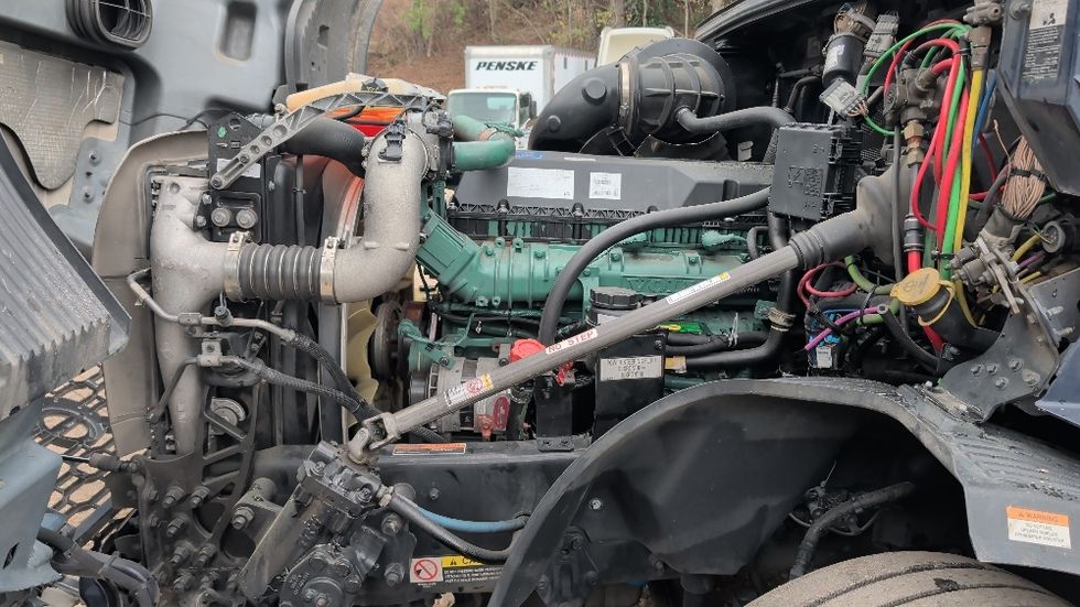 Sleeper Tractor-Heavy Duty Tractors-Volvo-2020-VNL64760-Spartanburg-SC-681,339\n\t\tmiles-$ 45,750 - Image 21