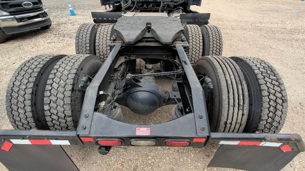 Sleeper Tractor-Heavy Duty Tractors-Volvo-2020-VNL64760-Spartanburg-SC-681,339\n\t\tmiles-$ 45,750 - Image 6