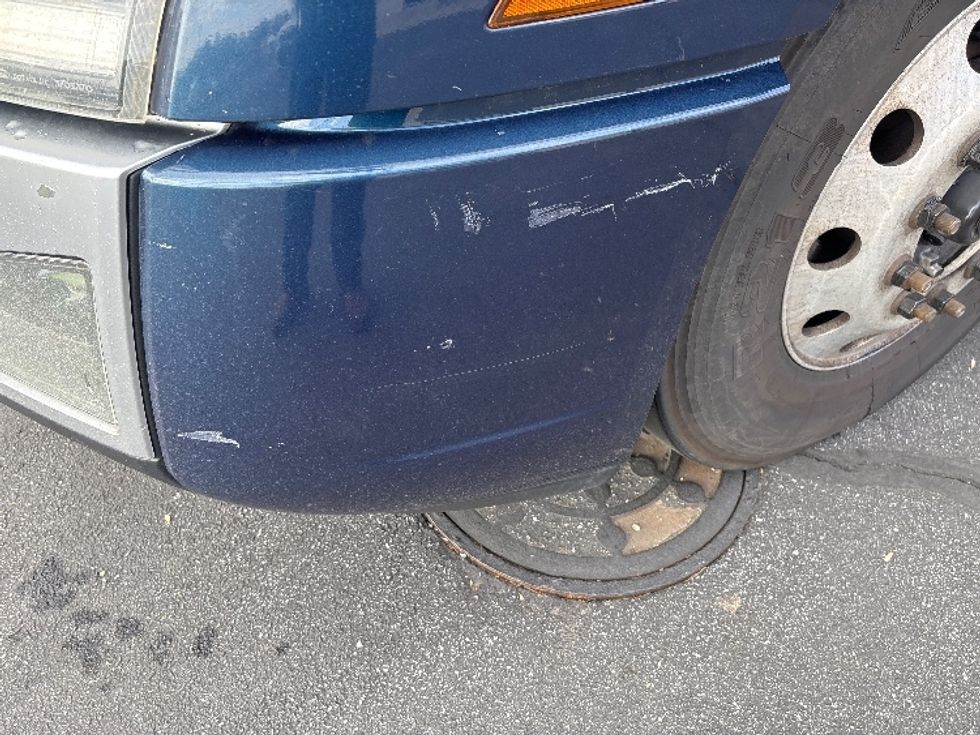 Sleeper Tractor-Heavy Duty Tractors-Volvo-2020-VNL64760-Spartanburg-SC-688,985\n\t\tmiles-$ 48,500 - Image 24