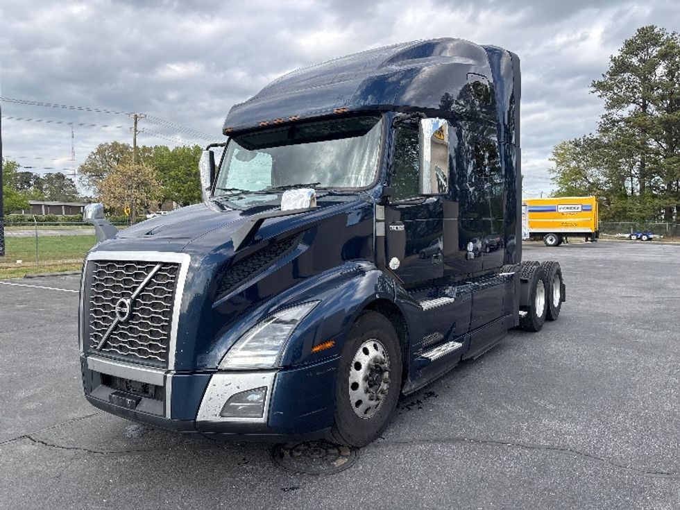 Sleeper Tractor-Heavy Duty Tractors-Volvo-2020-VNL64760-Spartanburg-SC-688,985\n\t\tmiles-$ 48,500 - Image 3