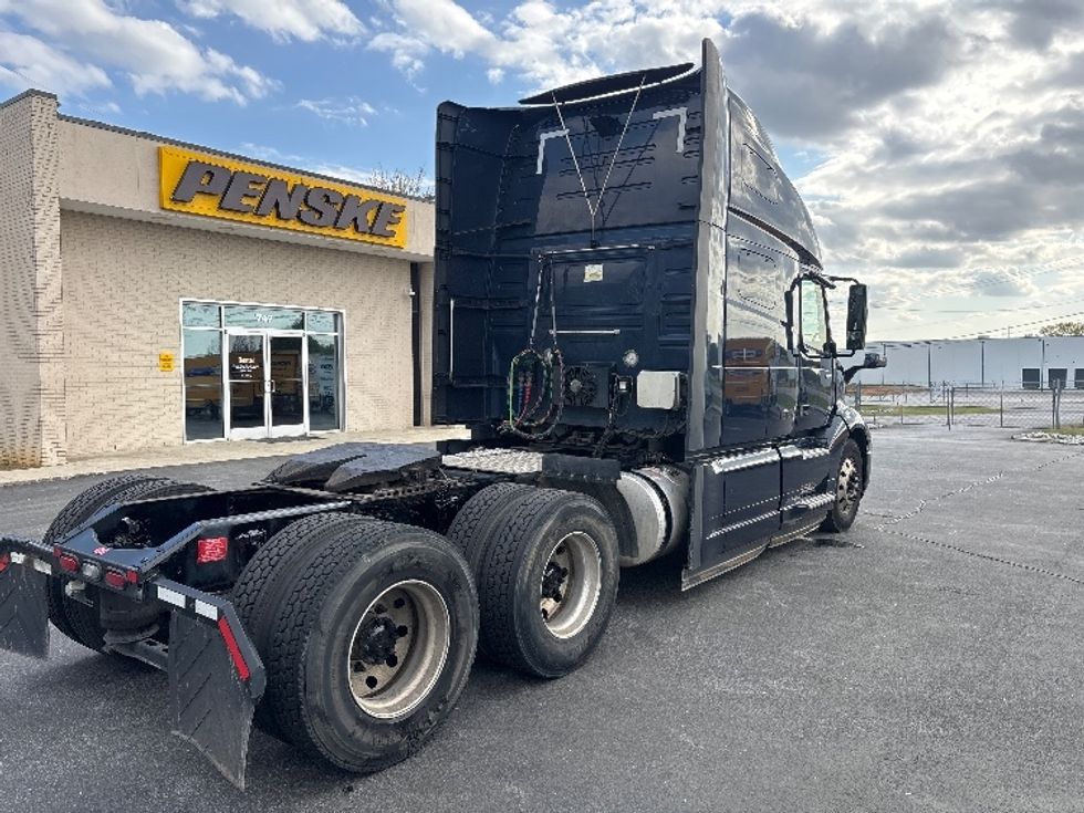 Sleeper Tractor-Heavy Duty Tractors-Volvo-2020-VNL64760-Spartanburg-SC-688,985\n\t\tmiles-$ 48,500 - Image 7