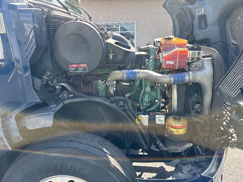 Sleeper Tractor-Heavy Duty Tractors-Volvo-2020-VNL64760-Spartanburg-SC-690,429\n\t\tmiles-$ 48,000 - Image 20