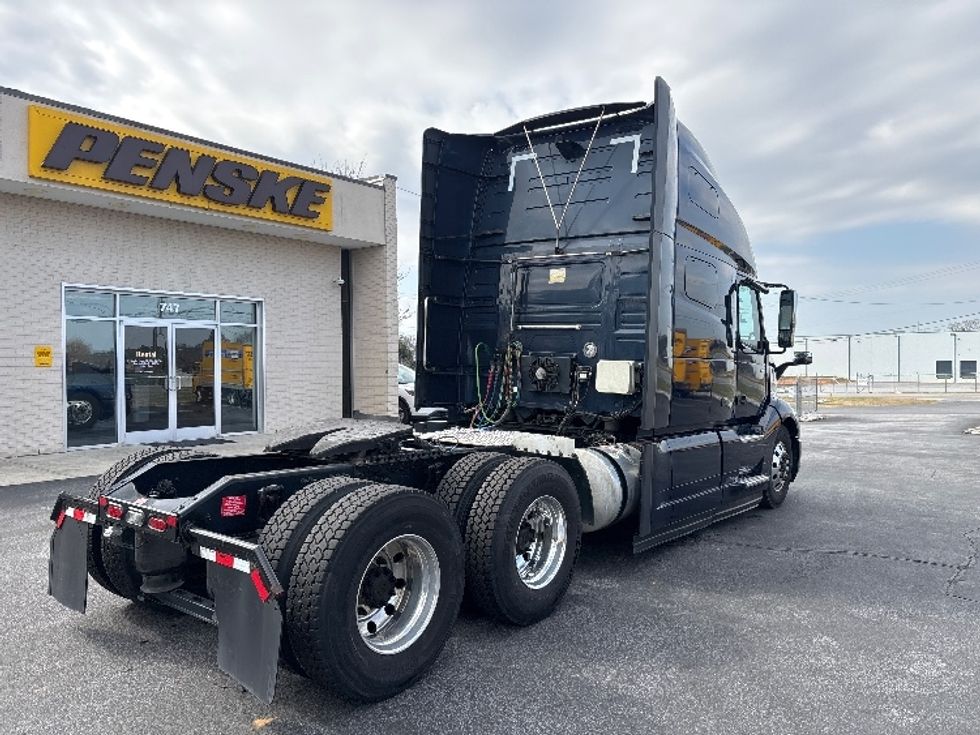 Sleeper Tractor-Heavy Duty Tractors-Volvo-2020-VNL64760-Spartanburg-SC-702,662\n\t\tmiles-$ 47,000 - Image 7