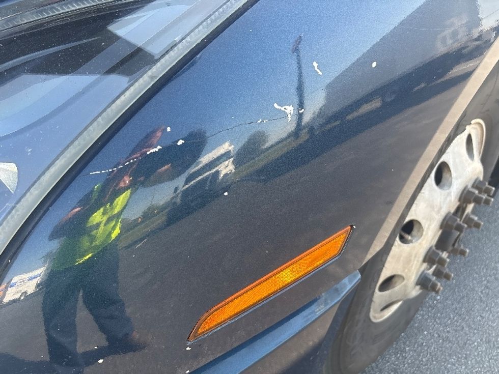 Sleeper Tractor-Heavy Duty Tractors-Volvo-2020-VNL64760-Spartanburg-SC-708,632\n\t\tmiles-$ 43,750 - Image 25