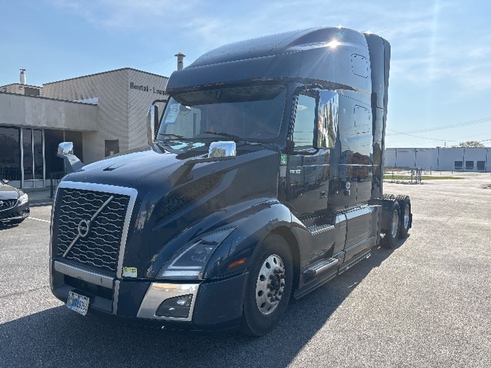 Sleeper Tractor-Heavy Duty Tractors-Volvo-2020-VNL64760-Spartanburg-SC-708,632\n\t\tmiles-$ 43,750 - Image 3