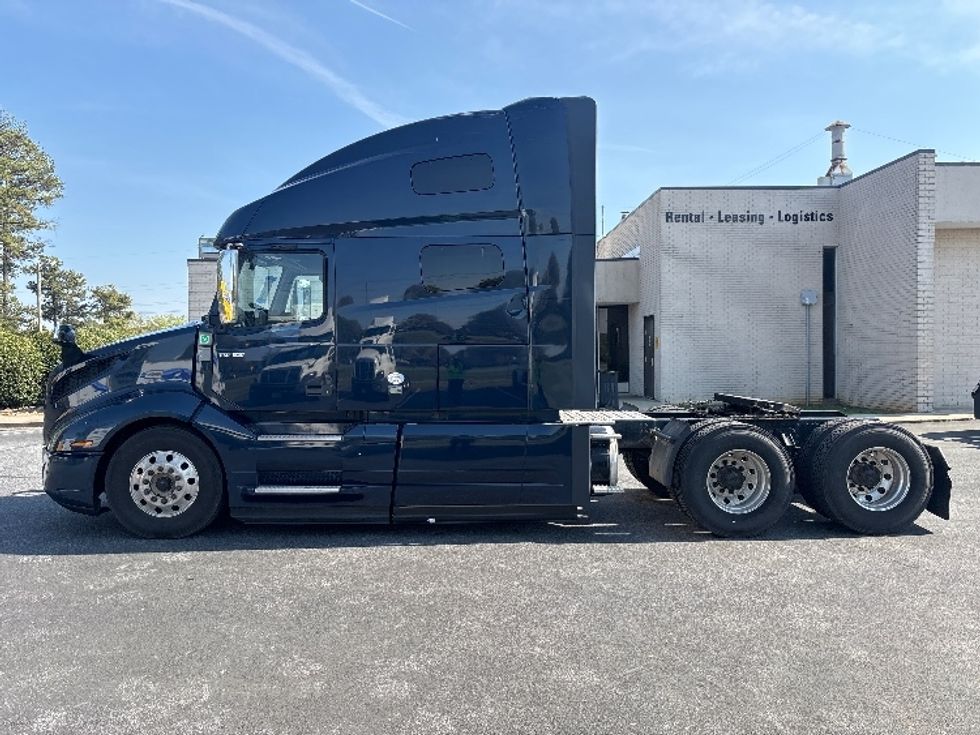 Sleeper Tractor-Heavy Duty Tractors-Volvo-2020-VNL64760-Spartanburg-SC-708,632\n\t\tmiles-$ 43,750 - Image 4