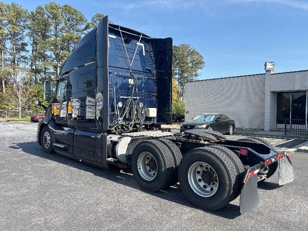 Sleeper Tractor-Heavy Duty Tractors-Volvo-2020-VNL64760-Spartanburg-SC-708,632\n\t\tmiles-$ 43,750 - Image 5