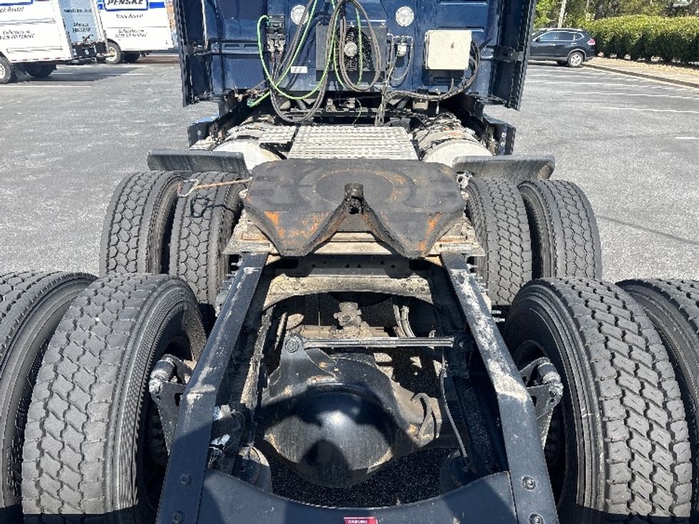 Sleeper Tractor-Heavy Duty Tractors-Volvo-2020-VNL64760-Spartanburg-SC-708,632\n\t\tmiles-$ 43,750 - Image 6