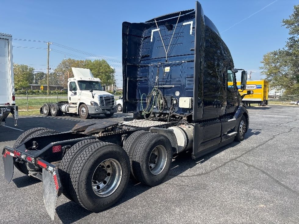 Sleeper Tractor-Heavy Duty Tractors-Volvo-2020-VNL64760-Spartanburg-SC-708,632\n\t\tmiles-$ 43,750 - Image 7