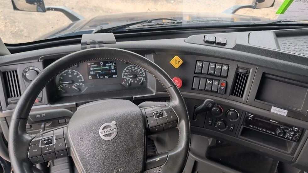 Sleeper Tractor-Heavy Duty Tractors-Volvo-2020-VNL64760-Spartanburg-SC-731,857\n\t\tmiles-$ 42,000 - Image 11