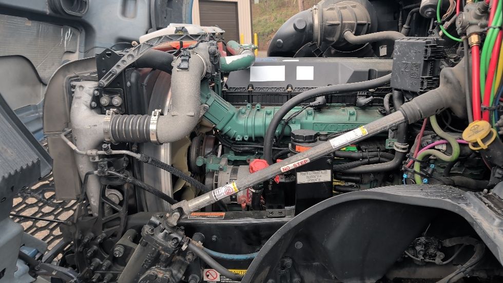 Sleeper Tractor-Heavy Duty Tractors-Volvo-2020-VNL64760-Spartanburg-SC-731,857\n\t\tmiles-$ 42,000 - Image 21