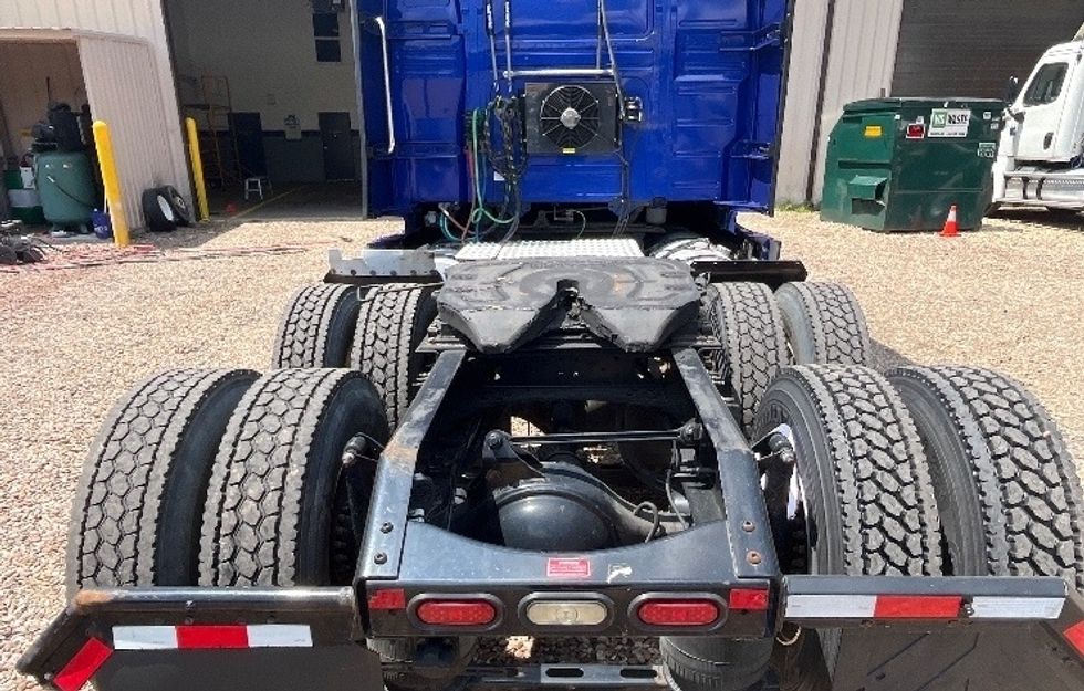 Sleeper Tractor-Heavy Duty Tractors-Volvo-2020-VNL64760-Suwanee-GA-512,230\n\t\tmiles-$ 68,750 - Image 6