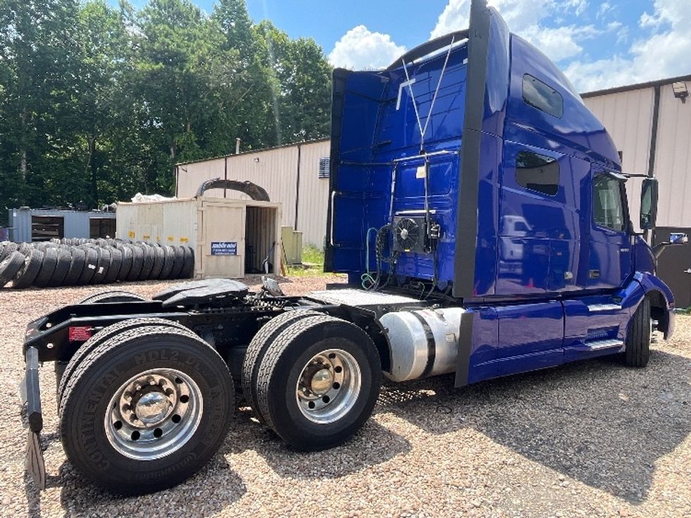 Sleeper Tractor-Heavy Duty Tractors-Volvo-2020-VNL64760-Suwanee-GA-512,230\n\t\tmiles-$ 68,750 - Image 7