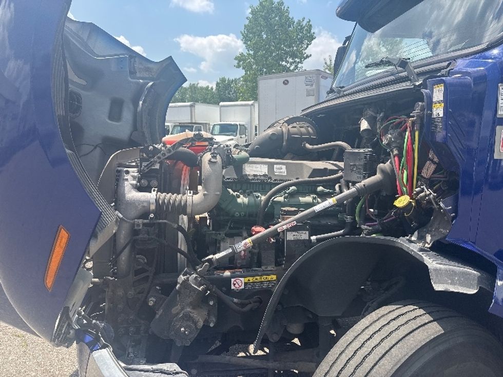 Sleeper Tractor-Heavy Duty Tractors-Volvo-2020-VNL64760-Wixom-MI-355,000\n\t\tmiles-$ 73,250 - Image 21