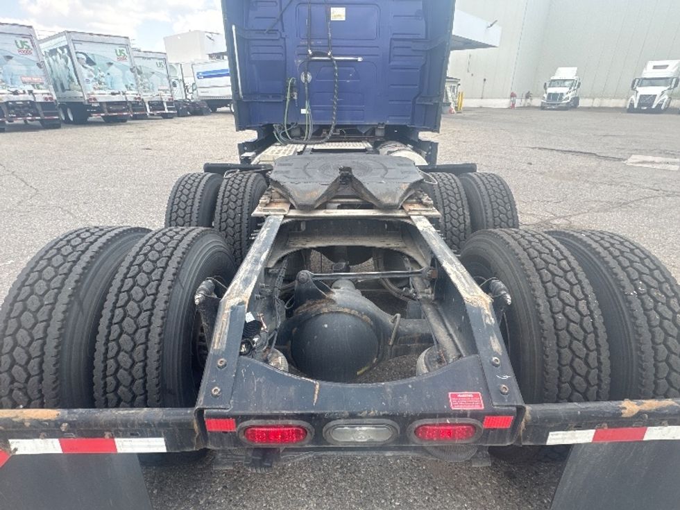 Sleeper Tractor-Heavy Duty Tractors-Volvo-2020-VNL64760-Wixom-MI-355,000\n\t\tmiles-$ 73,250 - Image 6
