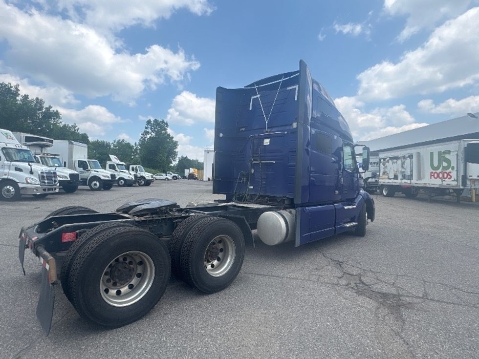 Sleeper Tractor-Heavy Duty Tractors-Volvo-2020-VNL64760-Wixom-MI-355,000\n\t\tmiles-$ 73,250 - Image 7
