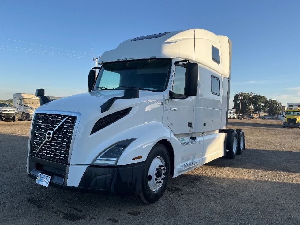Sleeper Tractor-Heavy Duty Tractors-Volvo-2020-VNL64860-Fresno-CA-436,205\n\t\tmiles-$ 78,750 - Image 3