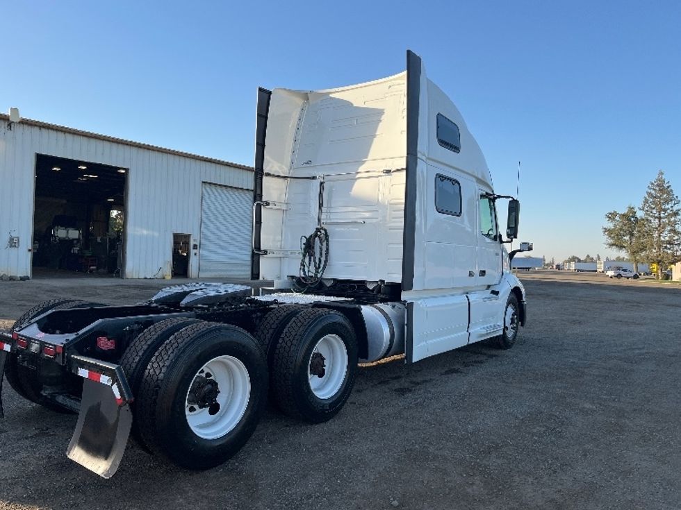 Sleeper Tractor-Heavy Duty Tractors-Volvo-2020-VNL64860-Fresno-CA-436,205\n\t\tmiles-$ 78,750 - Image 7