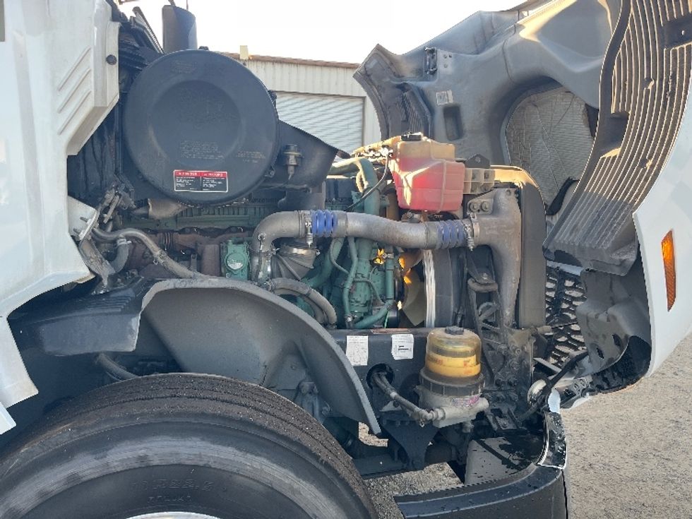 Sleeper Tractor-Heavy Duty Tractors-Volvo-2020-VNL64860-Fresno-CA-441,029\n\t\tmiles-$ 78,500 - Image 20