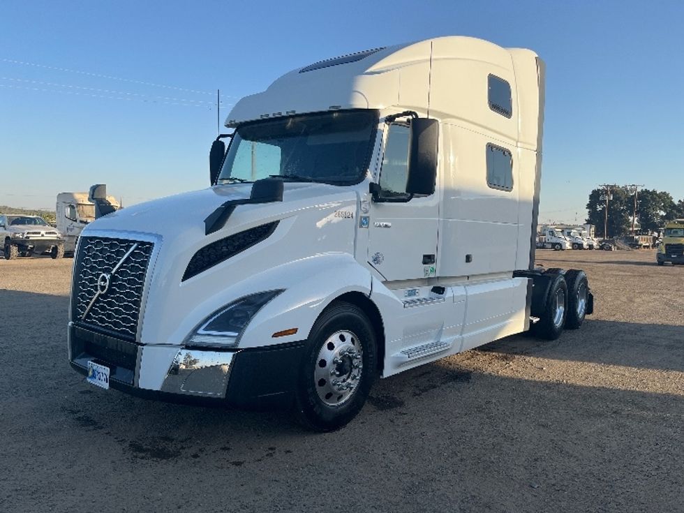 Sleeper Tractor-Heavy Duty Tractors-Volvo-2020-VNL64860-Fresno-CA-441,029\n\t\tmiles-$ 78,500 - Image 3