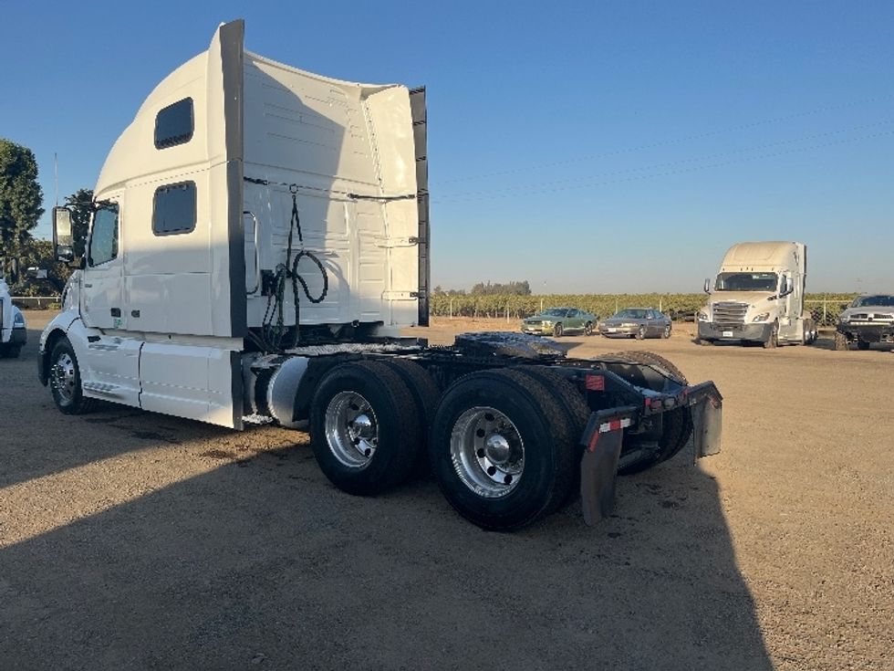 Sleeper Tractor-Heavy Duty Tractors-Volvo-2020-VNL64860-Fresno-CA-441,029\n\t\tmiles-$ 78,500 - Image 5