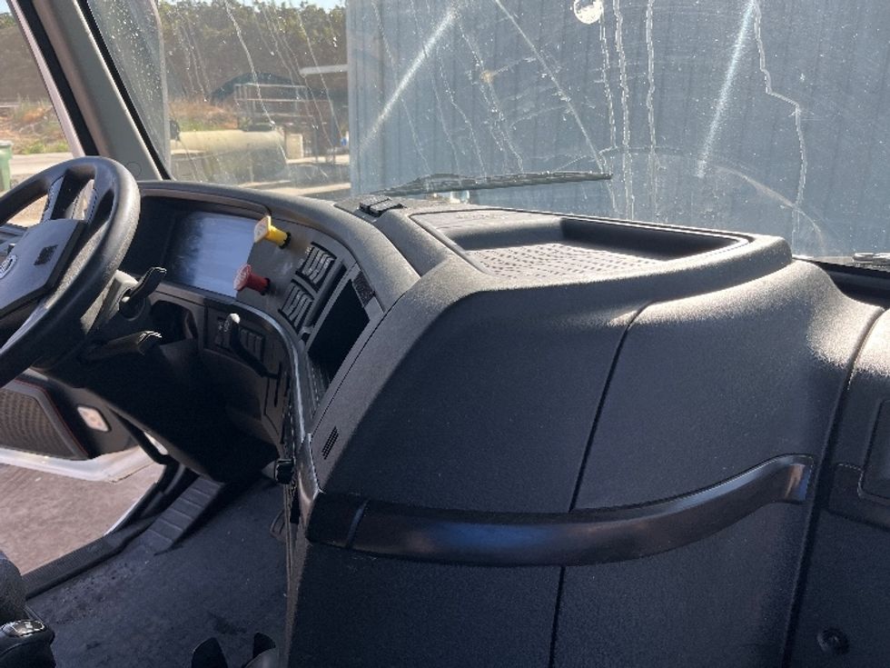 Sleeper Tractor-Heavy Duty Tractors-Volvo-2020-VNL64860-Fresno-CA-441,242\n\t\tmiles-$ 80,000 - Image 15
