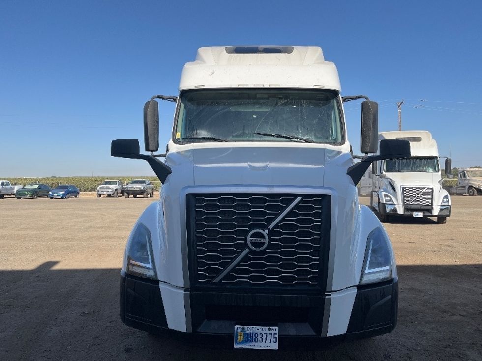 Sleeper Tractor-Heavy Duty Tractors-Volvo-2020-VNL64860-Fresno-CA-441,242\n\t\tmiles-$ 80,000 - Image 2