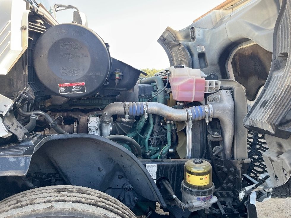 Sleeper Tractor-Heavy Duty Tractors-Volvo-2020-VNL64860-Fresno-CA-441,242\n\t\tmiles-$ 80,000 - Image 20