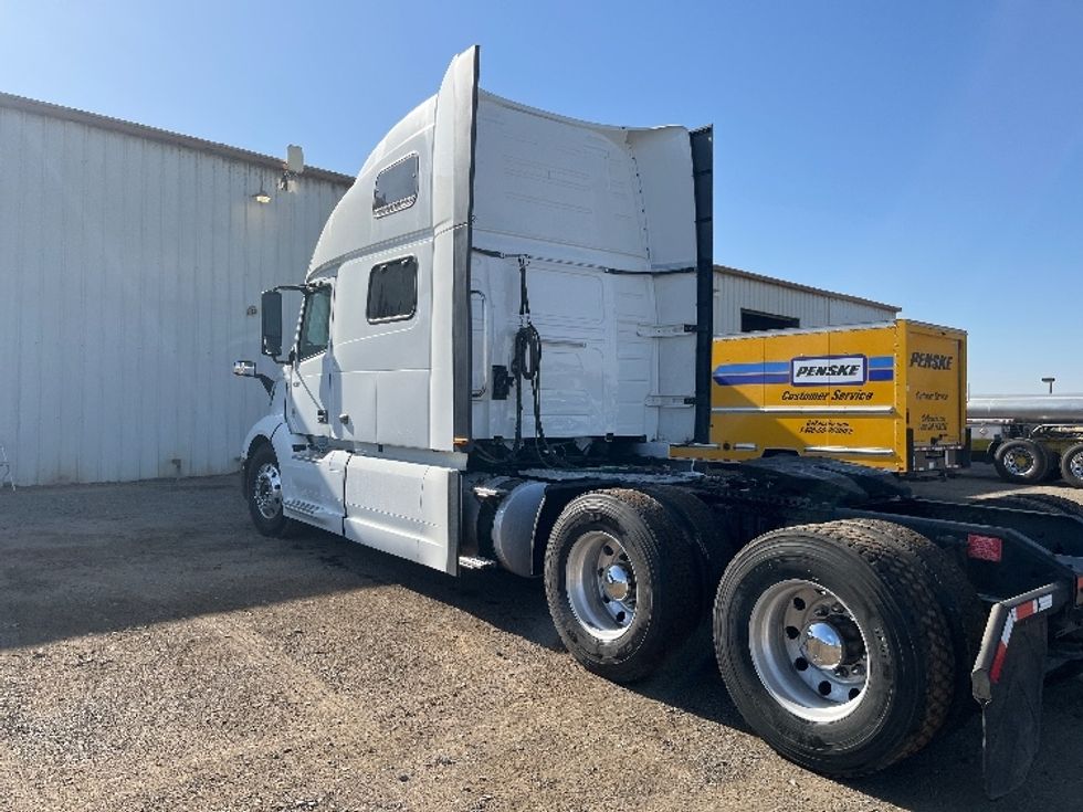 Sleeper Tractor-Heavy Duty Tractors-Volvo-2020-VNL64860-Fresno-CA-441,242\n\t\tmiles-$ 80,000 - Image 5