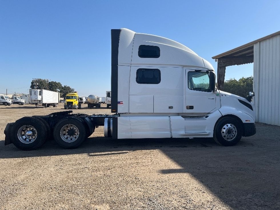 Sleeper Tractor-Heavy Duty Tractors-Volvo-2020-VNL64860-Fresno-CA-441,242\n\t\tmiles-$ 80,000 - Image 8