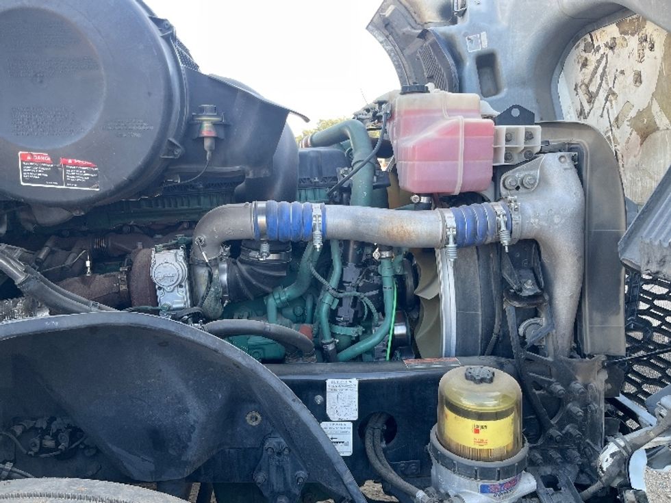Sleeper Tractor-Heavy Duty Tractors-Volvo-2020-VNL64860-Fresno-CA-473,934\n\t\tmiles-$ 71,250 - Image 20