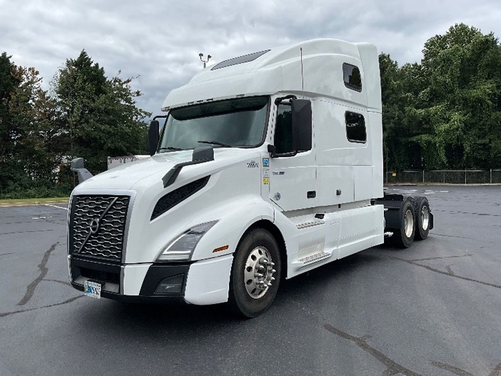 2020 Volvo Truck VNL photo 3