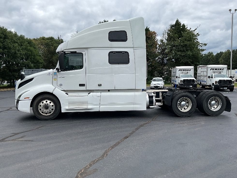 2020 Volvo Truck VNL photo 4