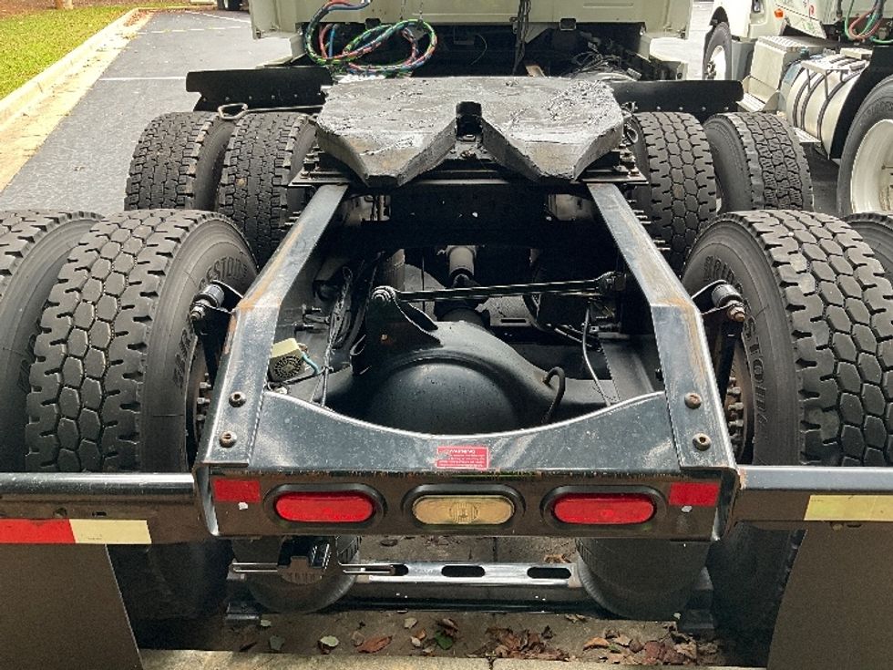 Sleeper Tractor-Heavy Duty Tractors-Volvo-2020-VNL64860-Kennesaw-GA-453,339\n\t\tmiles-$ 77,000 - Image 6