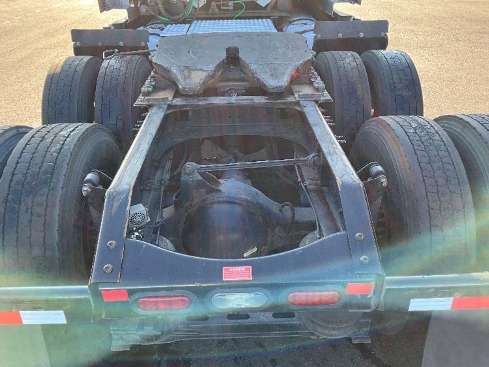 Sleeper Tractor-Heavy Duty Tractors-Volvo-2020-VNL64860-Portland-OR-594,348\n\t\tmiles-$ 70,250 - Image 6