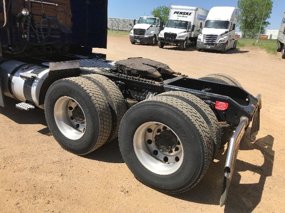 Sleeper Tractor-Heavy Duty Tractors-Volvo-2020-VNL64860-Sioux Falls-SD-513,736\n\t\tmiles-$ 69,250 - Image 22