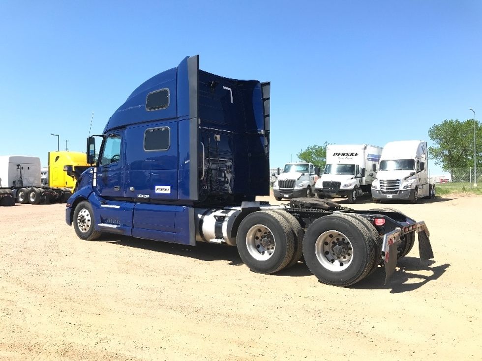 Sleeper Tractor-Heavy Duty Tractors-Volvo-2020-VNL64860-Sioux Falls-SD-513,736\n\t\tmiles-$ 69,250 - Image 5
