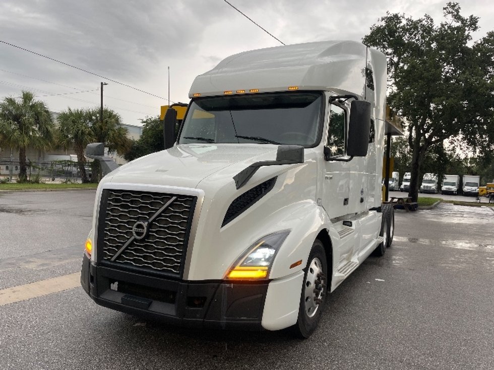 Used Volvo Sleeper Trucks for Sale in FL Penske Used Trucks