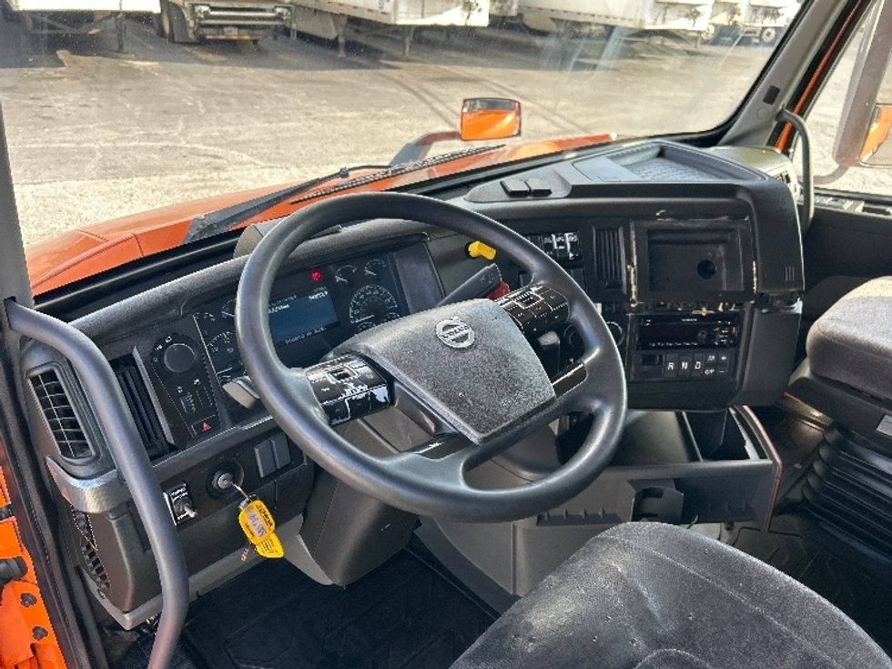 Sleeper Tractor-Heavy Duty Tractors-Volvo-2020-VNR64640-Atlanta (Conyers)-GA-542,045\n\t\tmiles-$ 46,000 - Image 10