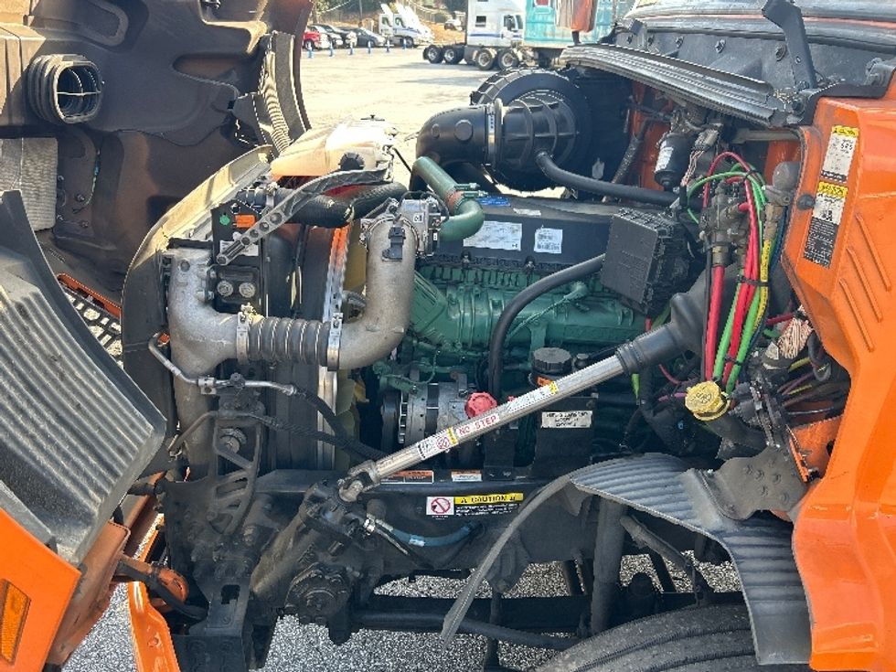 Sleeper Tractor-Heavy Duty Tractors-Volvo-2020-VNR64640-Atlanta (Conyers)-GA-542,045\n\t\tmiles-$ 46,000 - Image 21