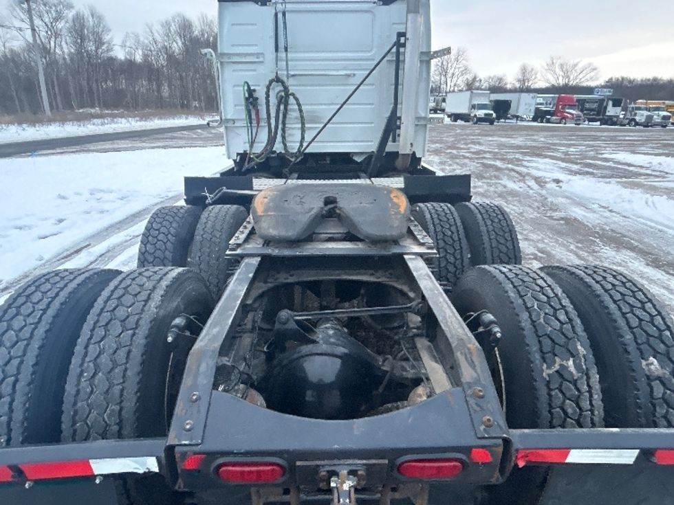 Sleeper Tractor-Heavy Duty Tractors-Volvo-2020-VNR64640-Comstock Park-MI-528,442\n\t\tmiles-$ 45,250 - Image 6
