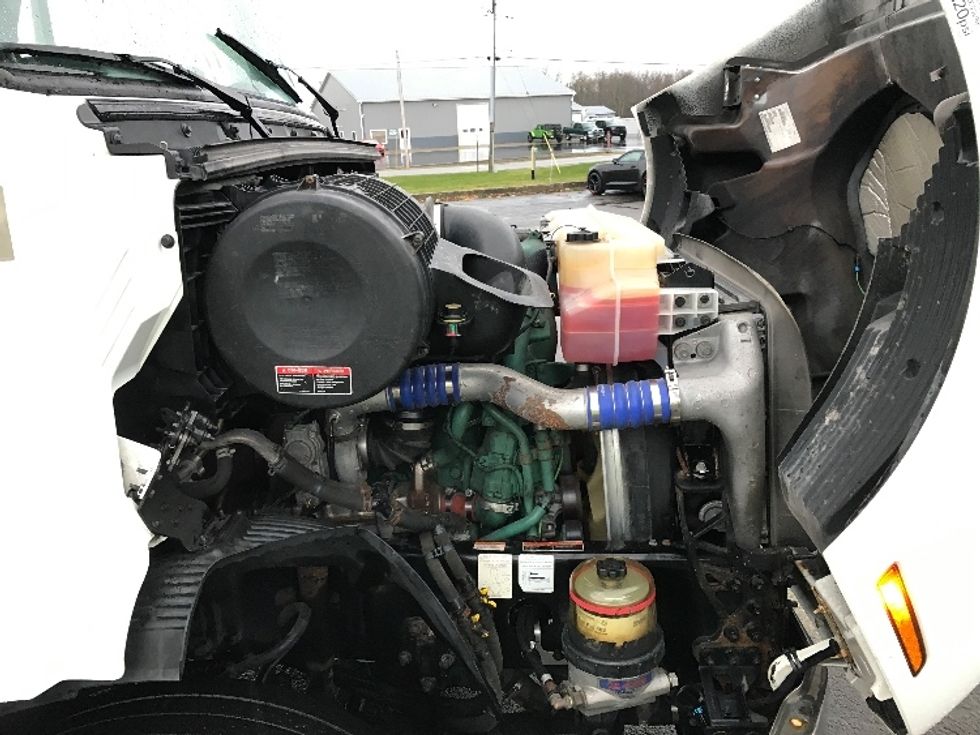 Sleeper Tractor-Heavy Duty Tractors-Volvo-2020-VNR64640-Fredonia-NY-696,933\n\t\tmiles-$ 44,250 - Image 20