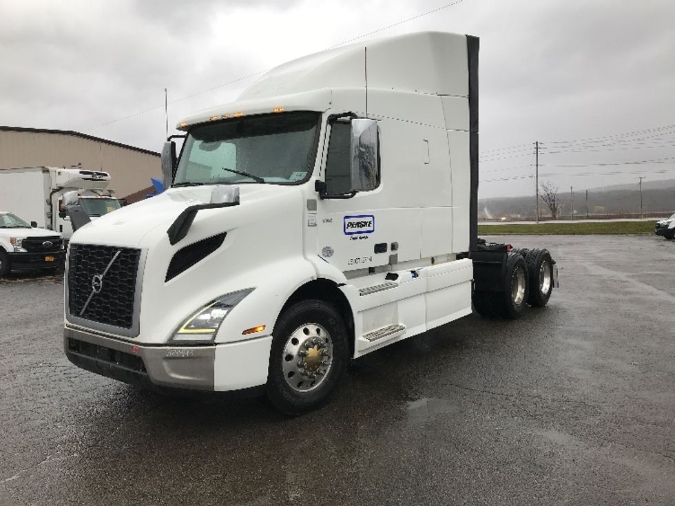 Sleeper Tractor-Heavy Duty Tractors-Volvo-2020-VNR64640-Fredonia-NY-696,933\n\t\tmiles-$ 44,250 - Image 3