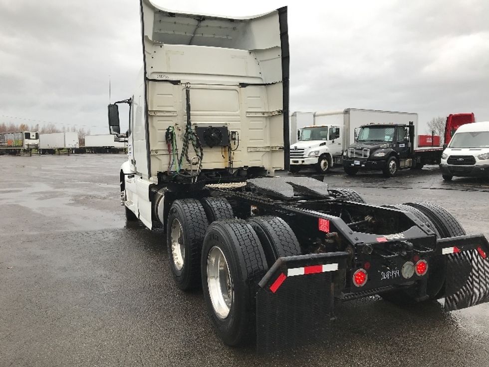 Sleeper Tractor-Heavy Duty Tractors-Volvo-2020-VNR64640-Fredonia-NY-696,933\n\t\tmiles-$ 44,250 - Image 5