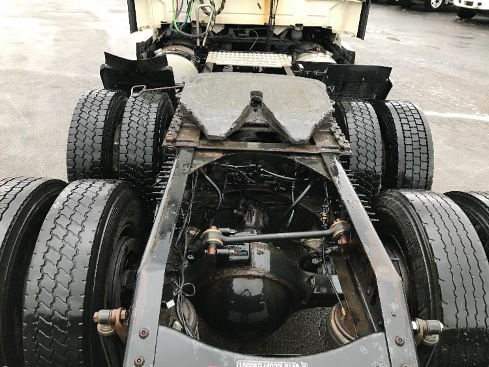 Sleeper Tractor-Heavy Duty Tractors-Volvo-2020-VNR64640-Fredonia-NY-696,933\n\t\tmiles-$ 44,250 - Image 6