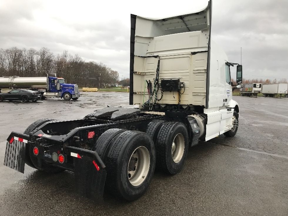 Sleeper Tractor-Heavy Duty Tractors-Volvo-2020-VNR64640-Fredonia-NY-696,933\n\t\tmiles-$ 44,250 - Image 7