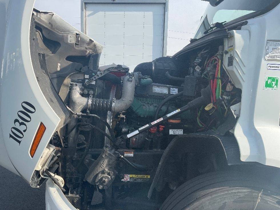 Sleeper Tractor-Heavy Duty Tractors-Volvo-2020-VNR64640-Indianapolis-IN-495,377\n\t\tmiles-$ 47,000 - Image 21