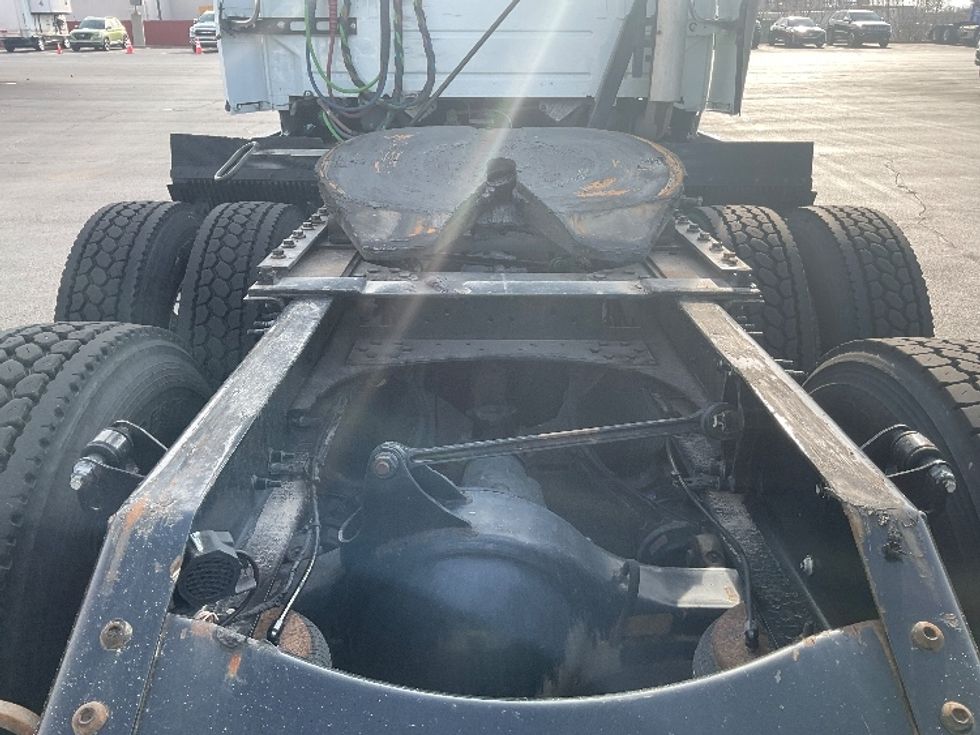 Sleeper Tractor-Heavy Duty Tractors-Volvo-2020-VNR64640-Indianapolis-IN-495,377\n\t\tmiles-$ 47,000 - Image 6