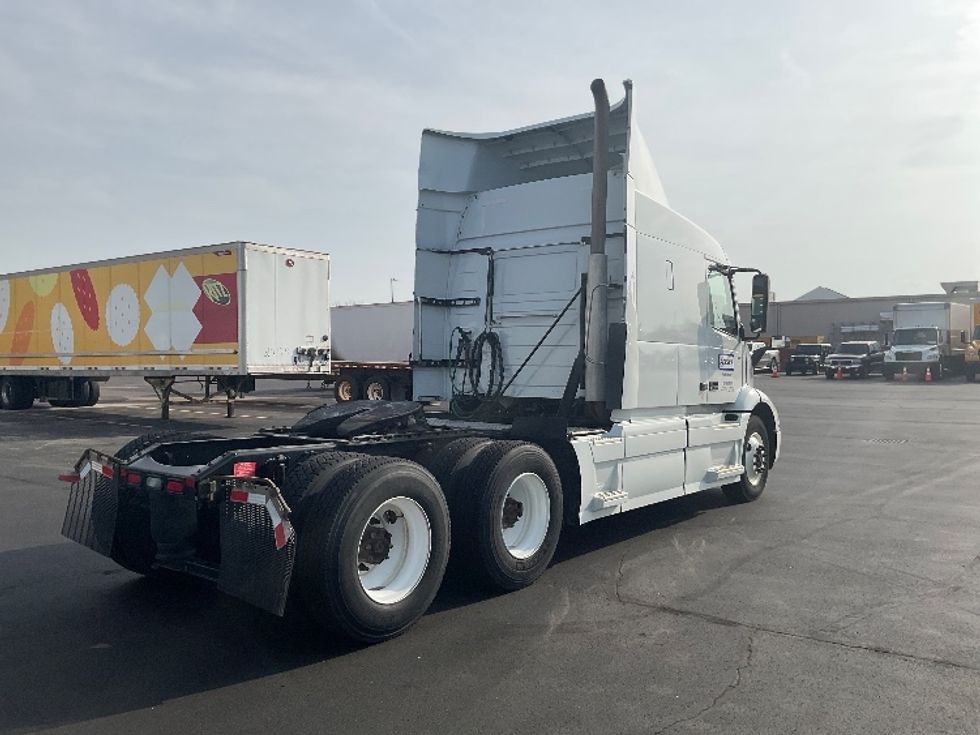 Sleeper Tractor-Heavy Duty Tractors-Volvo-2020-VNR64640-Indianapolis-IN-495,377\n\t\tmiles-$ 47,000 - Image 7