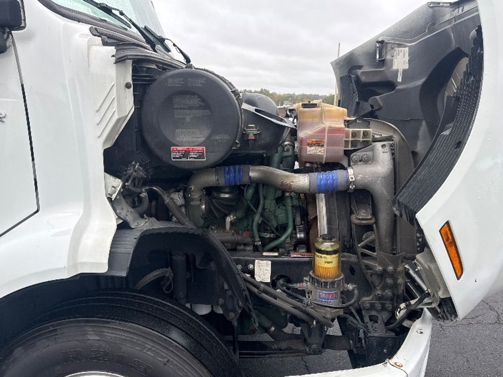 Sleeper Tractor-Heavy Duty Tractors-Volvo-2020-VNR64640-Montgomery-NY-476,036\n\t\tmiles-$ 51,500 - Image 15